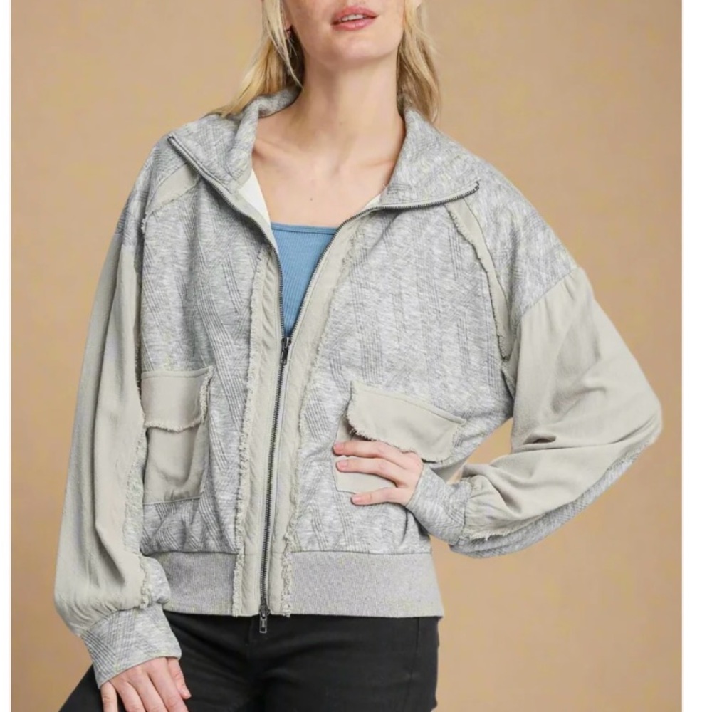 UMGEE #59 - NWT Women's HGray Distressed Jacket w/ pockets and 2 way zip (bin 5)